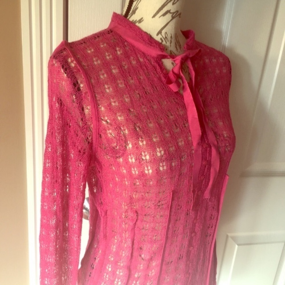 NWT BCBG Sample MaxAzria Fuchsia Lace Crocheted Cardigan Size Small​ Long sleeve